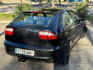 SEAT Leon 2001 pegatina 🟡