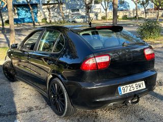 SEAT Leon 2001 pegatina 🟡