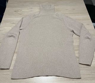 Jersey de cuello alto beige