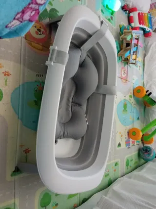 Bañera plegable para bebé con soporte