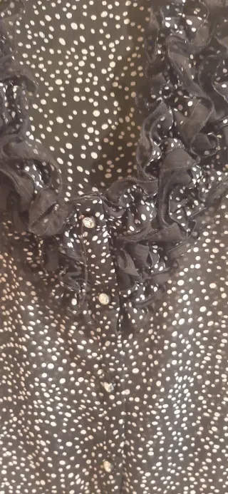 Blusa lunares manga corta