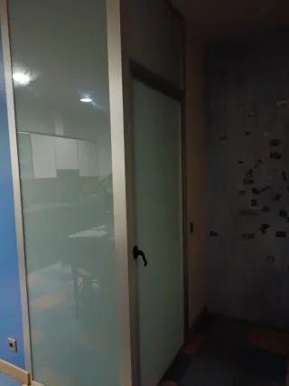 Marco aluminio cristal con puerta 90x165cm