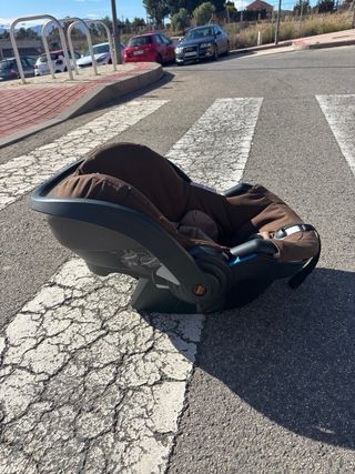 Silla de coche bebé marrón