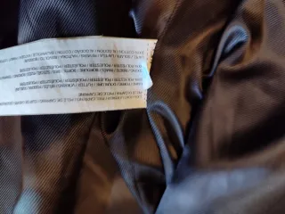 Cazadora de piel negra