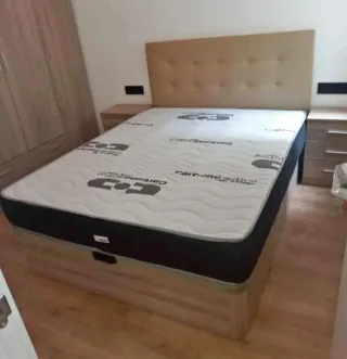 Canapé base cama somier metálico y madera