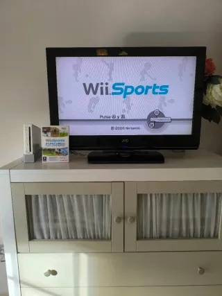 Nintendo Wii blanca + 2 mandos + Nunchuk