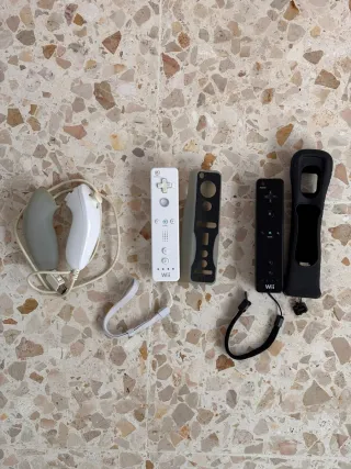 Nintendo Wii blanca + 2 mandos + Nunchuk