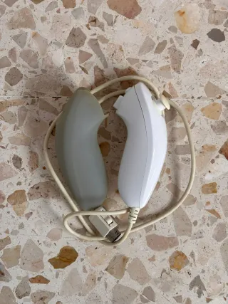 Nintendo Wii blanca + 2 mandos + Nunchuk