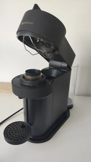 Cafetera Nespresso Vertuo Negra