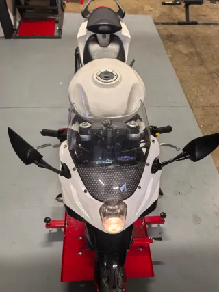 Hyosung Comet GT 650 R - Moto Deportiva