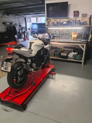 Hyosung Comet GT 650 R - Moto Deportiva