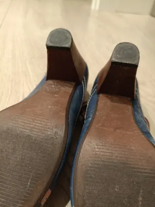 Zapatos de tacón Diksi azul y rosa