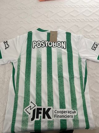 Camiseta Nike Nacional Nueva (2 talla L, 1 talla M