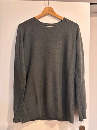 Camisola cinzenta de malha com padrão