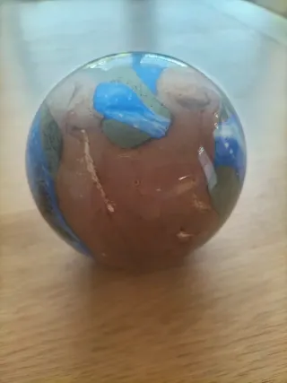 Sfera fermacarte in vetro colorato