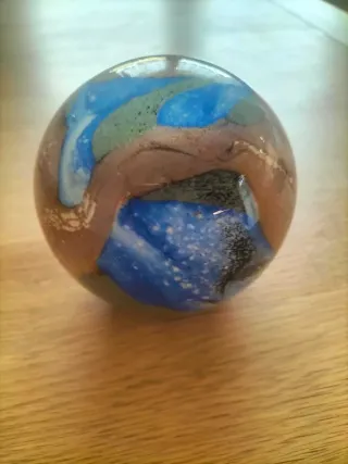 Sfera fermacarte in vetro colorato