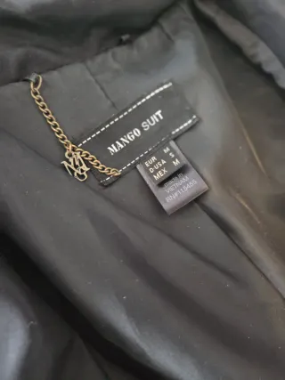 Gabardina Mango Negra Entallada