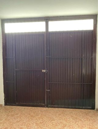 Puerta de garaje sin marco