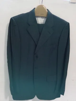 Traje chaqueta gris marengo.