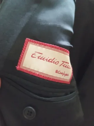 Traje chaqueta gris marengo.