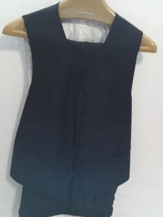 Traje chaqueta gris marengo.