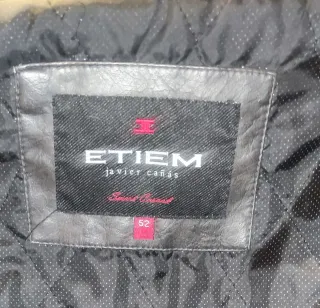 Cazadora de piel negra