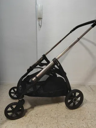 Passeggino per neonati nero