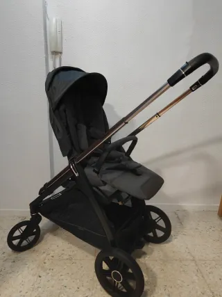 Passeggino per neonati nero