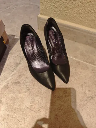 Zapatos de tacón Mustang negros