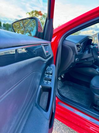 Ford Focus ¡Garantia Oficial!