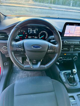 Ford Focus ¡Garantia Oficial!