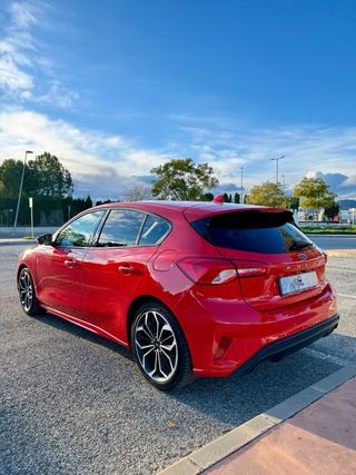 Ford Focus ¡Garantia Oficial!
