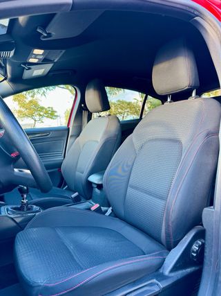 Ford Focus ¡Garantia Oficial!