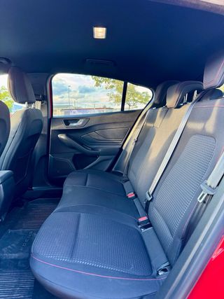 Ford Focus ¡Garantia Oficial!