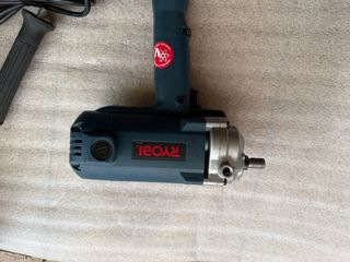 Pulidora Ryobi PE-2100