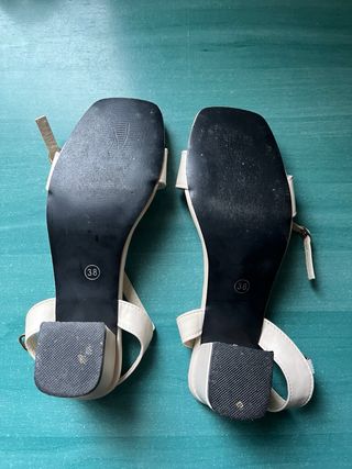 Sandalias tacón beige