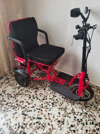 Carrito movilidad eléctrico plegable rojo.