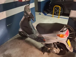 Peugeot Vivacity 50cc Scooter