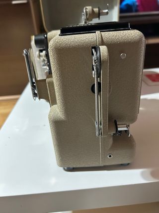 Proyector Cine Eumig P8 Vintage Beige