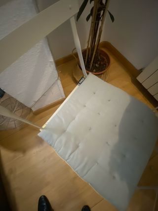 Tavolo rotondo e 2 sedie pieghevoli