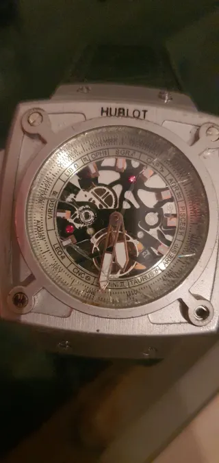 Reloj Hublot Esqueleto Plata y Negro