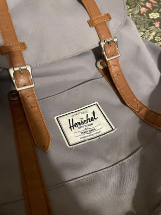 Mochila Herschel gris y marrón