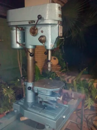 Taladro de columna con mesa tlf 642978652