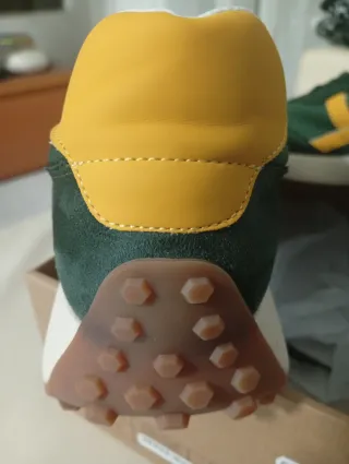 Zapatillas CORINA verde mostaza T39