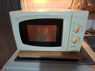 Microondas Bluesky con grill.garantia3 meses