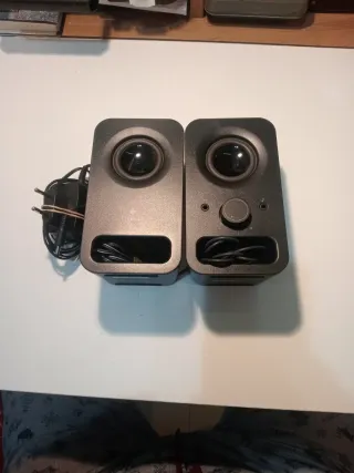 Altavoces Logitech Negros