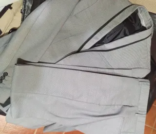 Traje Zara Man Gris Joven Diseño