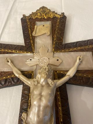 Crucifijo Madera y Nácar