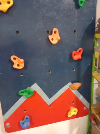 Rocódromo infantil con letras MARCO