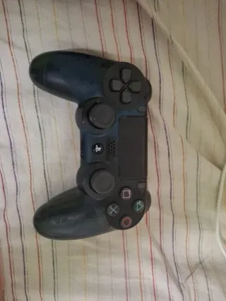 PS4 (PlayStation 4) Negra + 2 Mandos + 5 Juegos